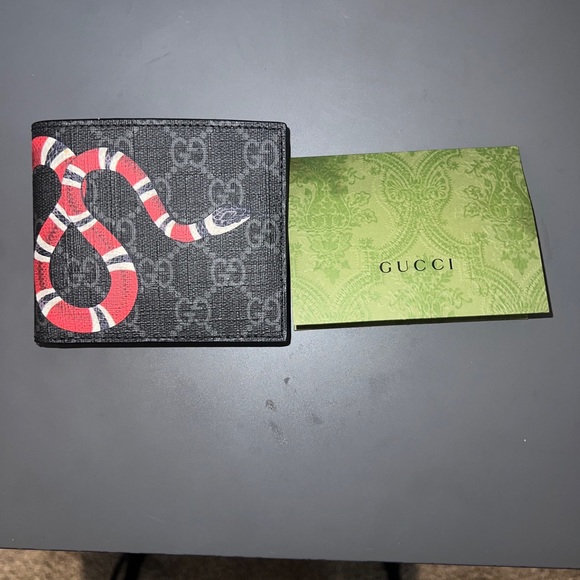 Gucci Wallet - Picture 8 of 9